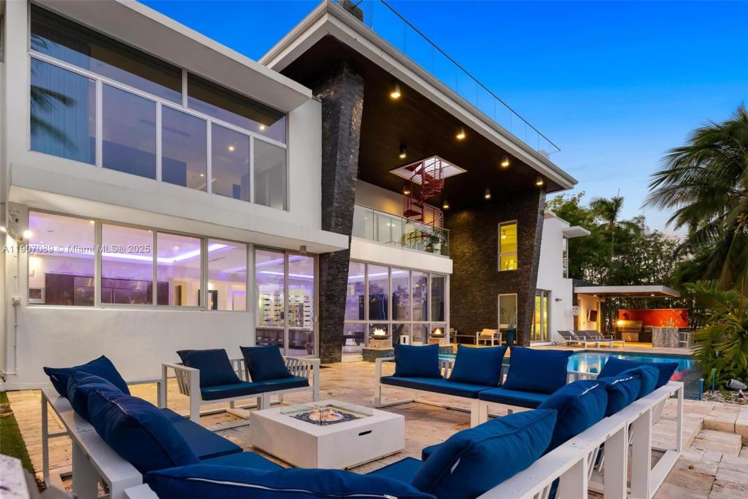 300 Royal Plaza Dr 0, Fort Lauderdale, FL 33301