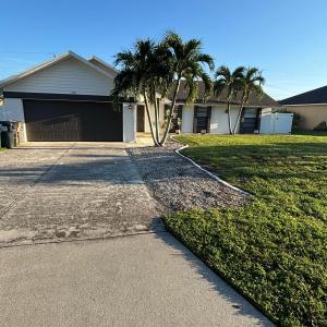609 SE 2nd TR, Cape Coral, FL 33990