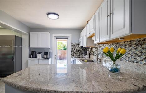 2950 NE 11th Ave, Pompano Beach, FL 33064