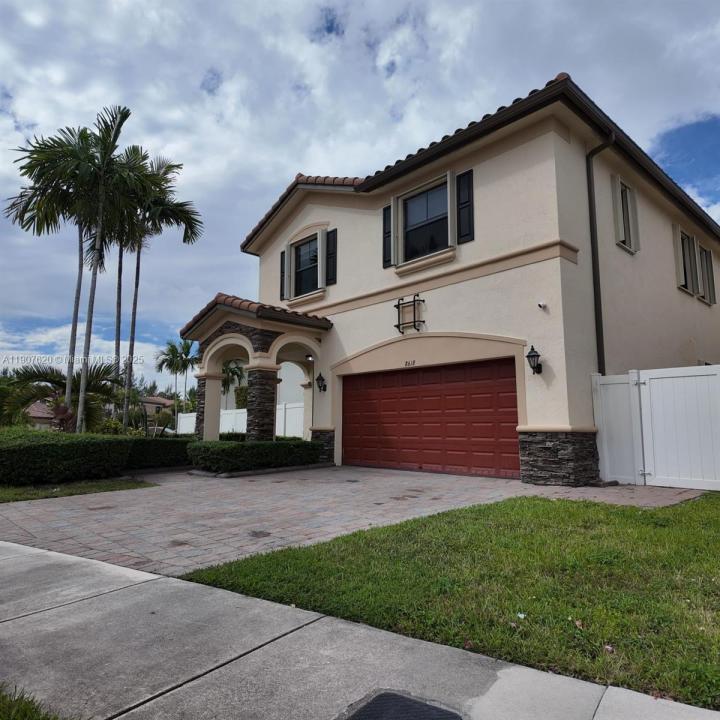 8618 W 33rd Ave 8618, Hialeah, FL 33018