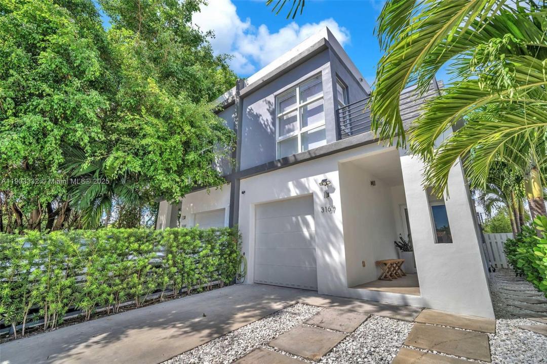 3167 SW 25th St 1, Miami, FL 33133