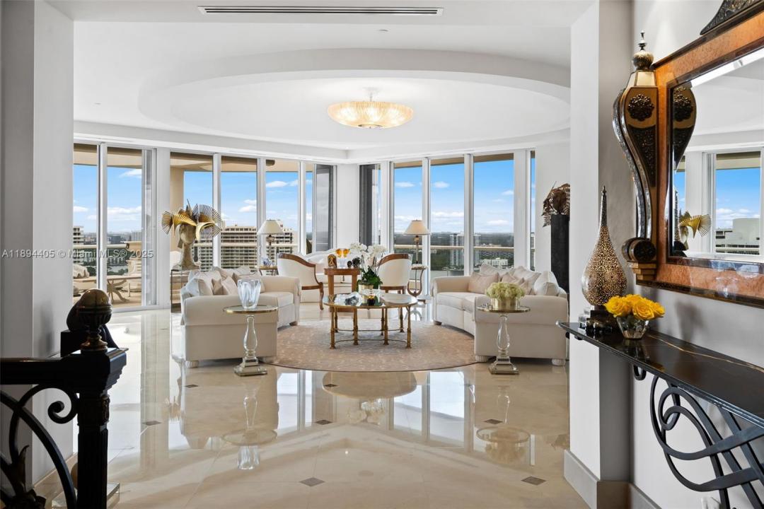 7000 Island Blvd PH-02, Aventura, FL 33160