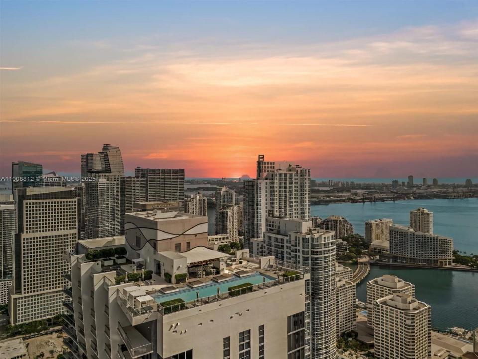 1010 Brickell Av 4203, Miami, FL 33131