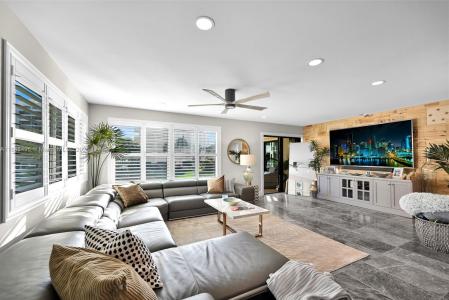 372 Golfview Rd 201, North Palm Beach, FL 33408