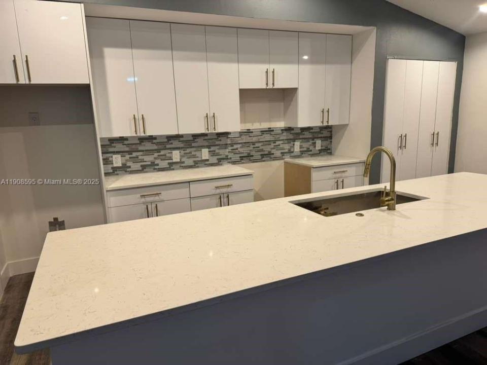 482 NW Marion Ave, Port St. Lucie, FL 34953