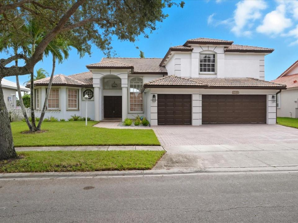 13790 NW 20th St, Pembroke Pines, FL 33028