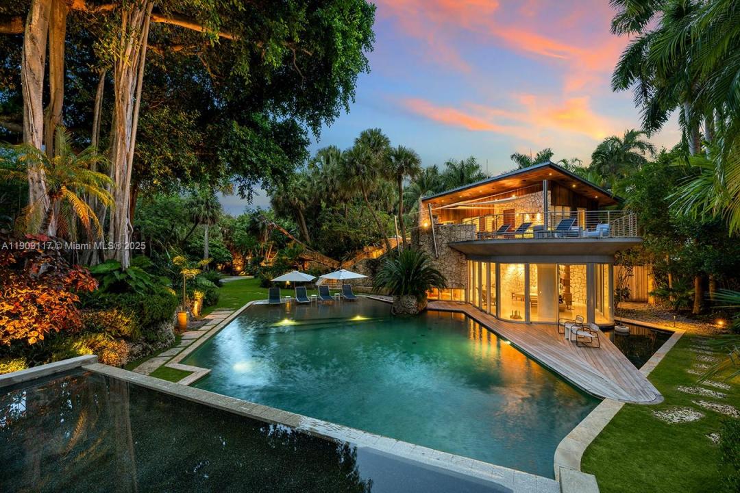 3585 Anchorage Way, Miami, FL 33133