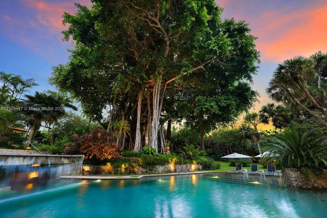 3585 Anchorage Way, Miami, FL 33133