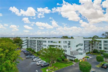 6698 N 10th Ave N 218, Lake Worth, FL 33467