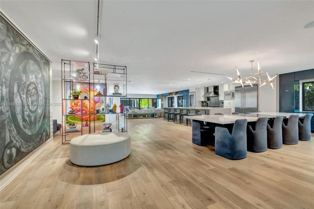 2152 Prairie Ave, Miami Beach, FL 33139