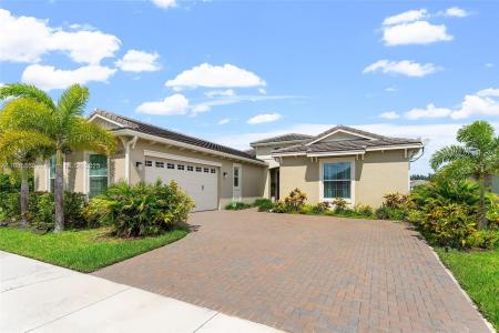15901 Meadowlark Ct, Loxahatchee, FL 33470