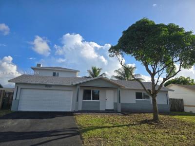 8250 NW 46th St, Lauderhill, FL 33351