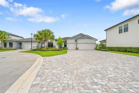 2340 Rollingwood Ct, Oakland Park, FL 33309
