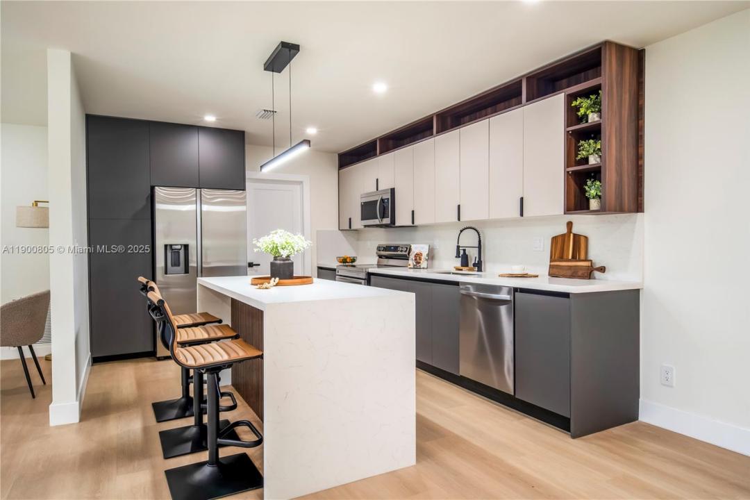 3251 NW 23rd Ct, Lauderdale Lakes, FL 33311