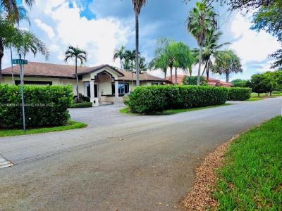 10375 SW 111th St, Miami, FL 33176