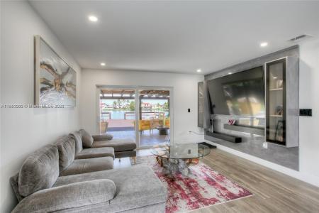 18515 NW 55th Ave, Miami Gardens, FL 33055