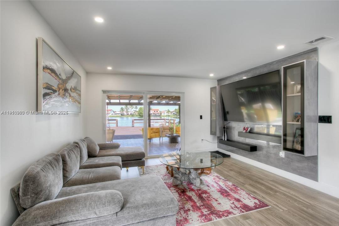 18515 NW 55th Ave, Miami Gardens, FL 33055