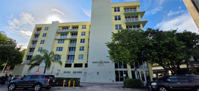 1350 NW 8th Ct A1-6, Miami, FL 33136