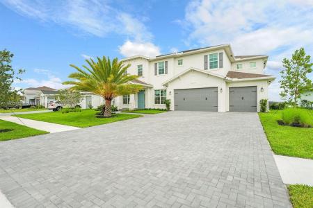 601 Hookline Cir, Loxahatchee, FL 33470