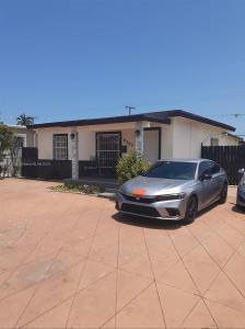 9360 SW 37th St, Miami, FL 33165