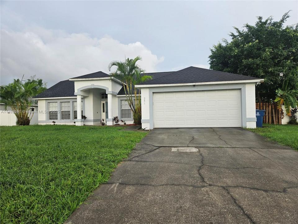241 NE Biltmore Ave, Palm Bay, FL 32907