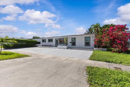 528 W 45th Pl, Hialeah, FL 33012
