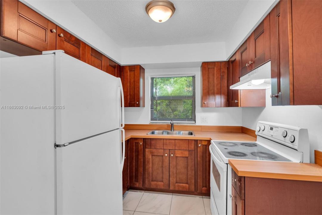 1451 NW 19th St 2, Fort Lauderdale, FL 33311