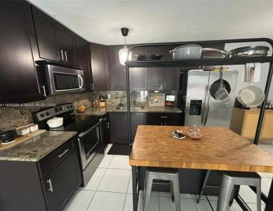 7208 Fairway Dr I17, Miami Lakes, FL 33014