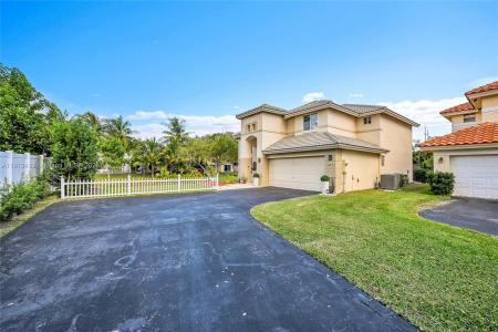 2726 NW 68th Ave, Margate, FL 33063