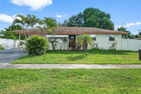 136 Cayman Dr, Palm Springs, FL 33461