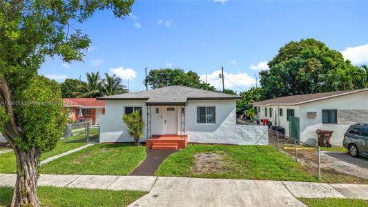 675 W 30th St, Hialeah, FL 33012