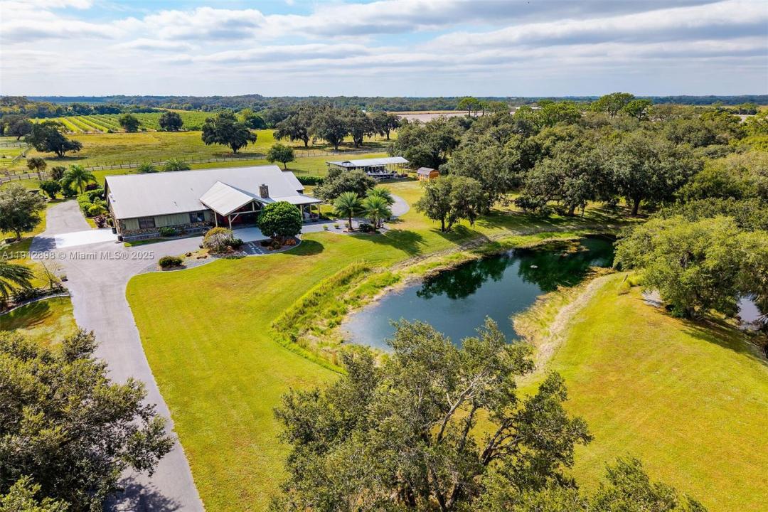 5675 County Road 78, La Belle, FL 33935