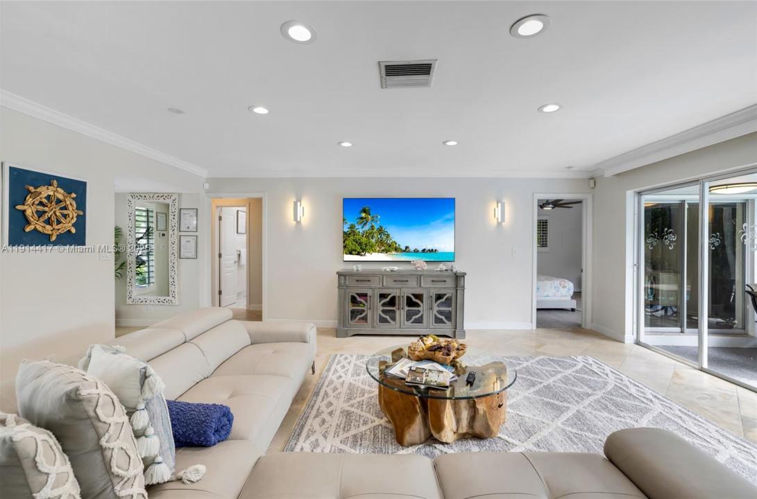 2132 NE 63rd Ct, Fort Lauderdale, FL 33308