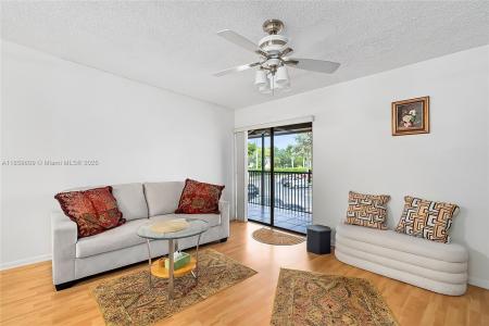 10715 W Clairmont Cir 212, Tamarac, FL 33321