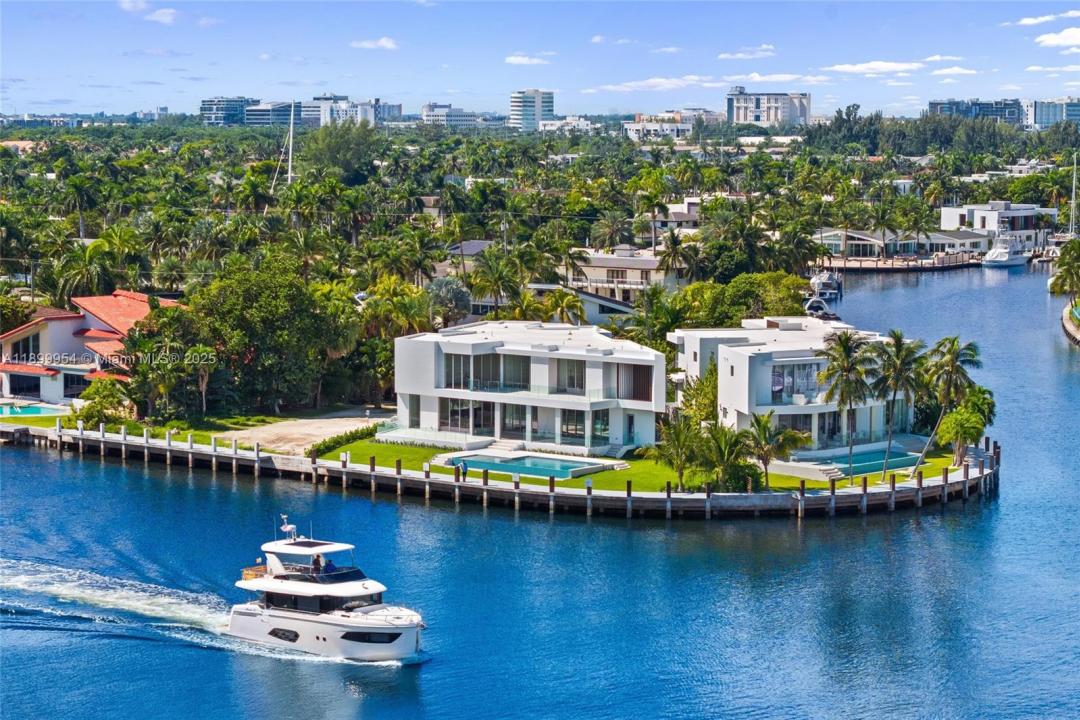 503 Palm Dr, Hallandale Beach, FL 33009