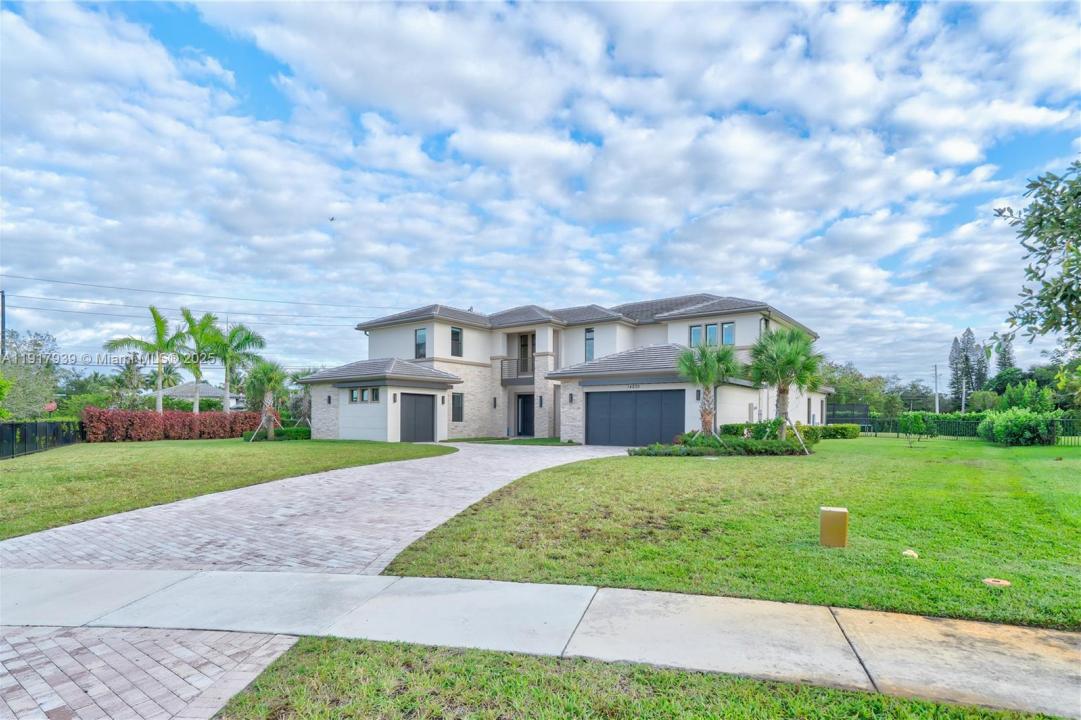 14820 Millstone Ranches Dr, Davie, FL 33331