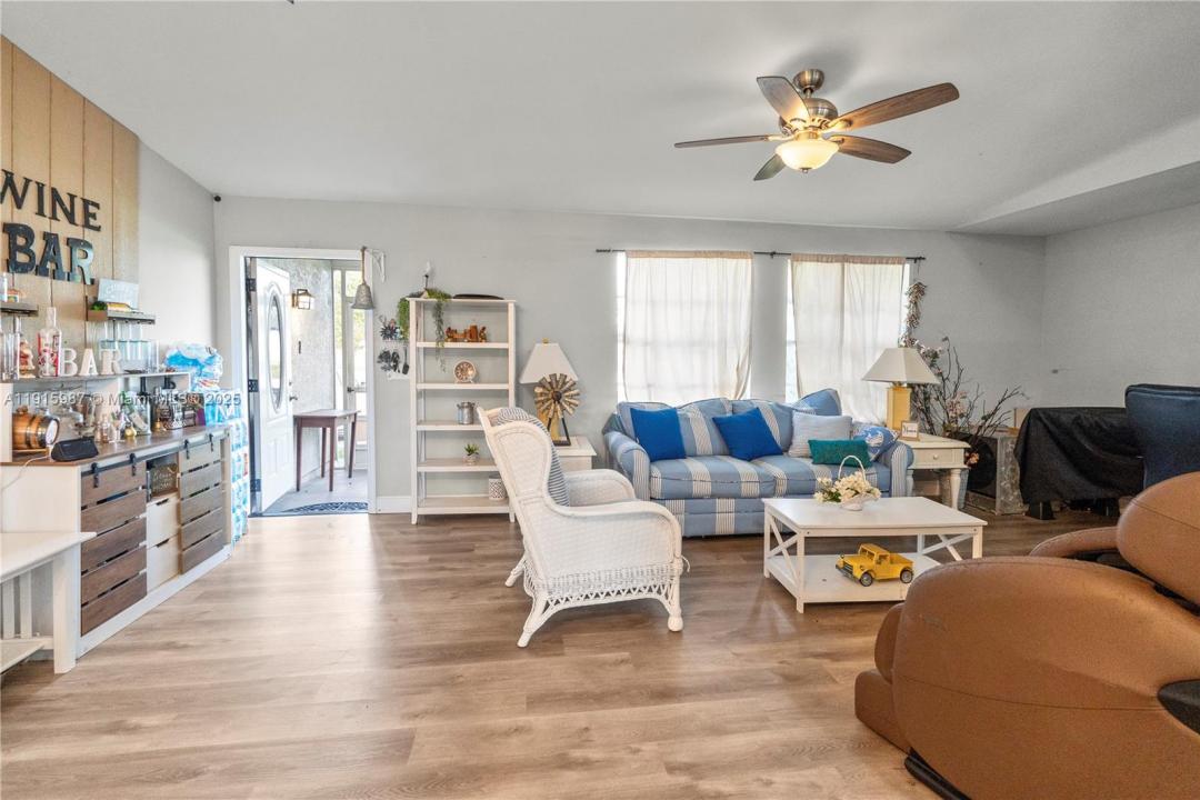 302 Floyd ave S, Naples, FL 33976