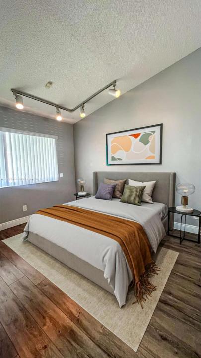 2349 N 37th Ave, Hollywood, FL 33021