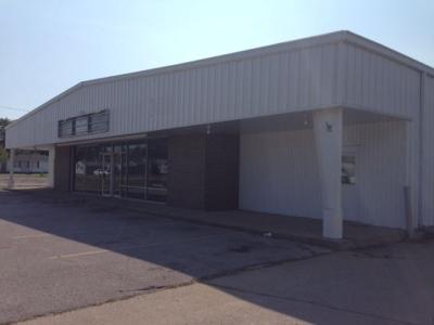 900 W. Union, Litchfield, Illinois 62056