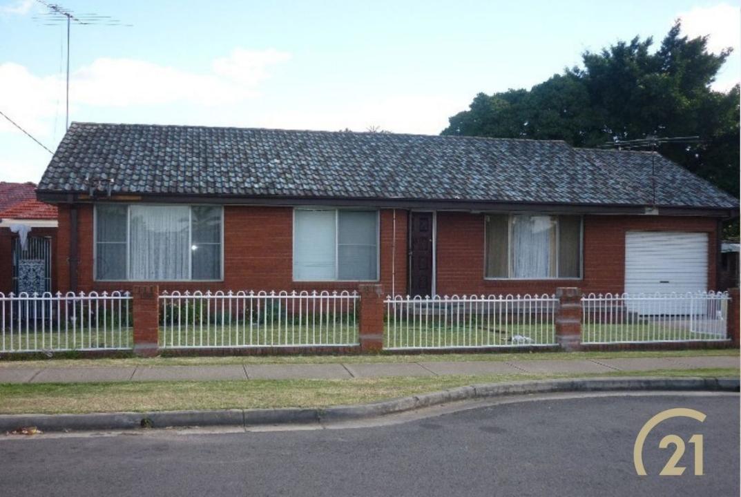 351 The Boulevarde, Smithfield, NSW 2164, Australia