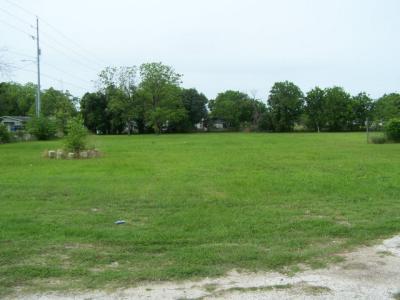 424 W. Kingsbury St., Seguin, Texas 78155, HOA KỲ