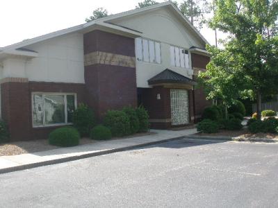 703 B Oakridge Blvd., Lumberton, North Carolina 28358