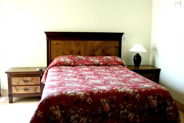 Oceans, Cupercoy, シント・マールテン