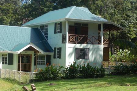 Four Bedroom House in Bantridge, Pondcasse, Saint Paul, דומיניקה
