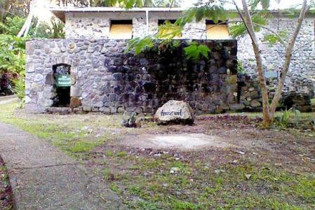 Rum Museum Property at Laplaine, Saint David, דומיניקה 