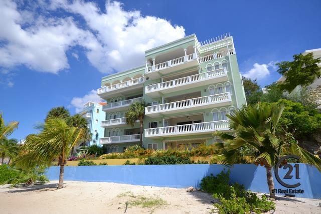 Blue Bay Emerald Beach Front apartment, Blue Bay, Curaçao