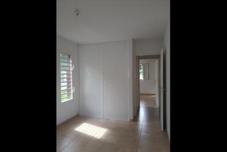 Salle D, Résidence Les Héliconias, LES ABYMES, Providence-Salle D'Azile-Bazin-Neree, Les Abymes 97139, Guadalupe