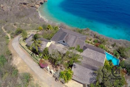 Playa Hundu Oceanfront Villa with Beach, Banda Bou, Curaçao