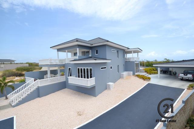 Grote Berg Sea View Villa + Apartment, Willemstad West, Curaçao