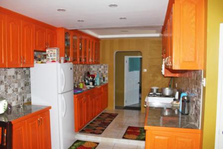 Yellow Townhouse, Grand Anse, St.george's West Indies, Grenada